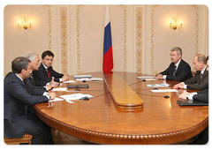 Meeting of Vladimir Putin with the United Russia party leadership|4 june, 2008|21:05