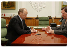 Russian Prime Minister Vladimir Putin met with Kursk Governor Alexander Mikhailov|19 june, 2008|15:30