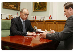 Russian Prime Minister Vladimir Putin met with Kursk Governor Alexander Mikhailov|19 june, 2008|15:30