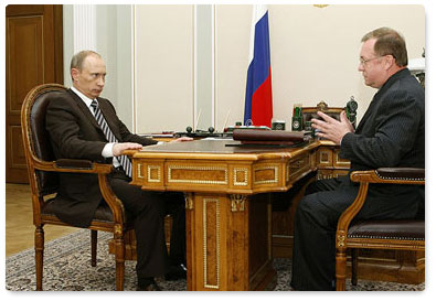 Prime Minister Vladimir Putin met with Sergei Stepashin, Chairman of the Auditing Chamber
