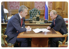 Vladimir Putin had a meeting with Minister of Industry and Trade Viktor Khristenko|9 july, 2008|13:00