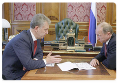 Vladimir Putin had a meeting with Minister of Industry and Trade Viktor Khristenko|9 july, 2008|13:00