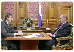 Vladimir Putin had a meeting with the head of the Federal Financial Markets Service, Vladimir Milovidov|9 july, 2008|14:00