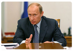 Председатель Правительства РФ В.В.Путин провел совещание по вопросу долгосрочной стратегии массового жилищного строительства|17 июля, 2008|15:30