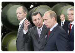 Prime Minister Vladimir Putin visited the Moscow engineering plant Avangard|28 july, 2008|15:00