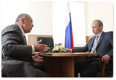 Председатель Правительства России В.В.Путин провел встречу с губернатором Ростовской области В.Ф.Чубом