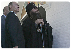 Russian Prime Minister Vladimir Putin handed over to the Nativity (Stroganov) Church in Nizhny Novgorod the icon “Resurrection-Descent into Hell”|24 july, 2008|19:30