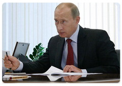Russian Prime Minister Vladimir Putin held a meeting with Governor of the Nizhny Novgorod Region Vladimir Shantsev|24 july, 2008|21:00