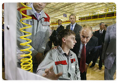 Russian Prime Minister Vladimir Putin visited a new production complex of GAZ Group|24 july, 2008|23:00