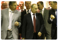В.В.Путин посетил новый производственный комплекс «Группы Газ»|24 июля, 2008|23:00