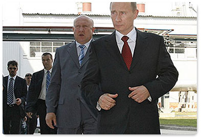 Vladimir Putin visited the foundry and rolling facility under construction at the United Metallurgical Company and the Vyksa Metallurgical Plant