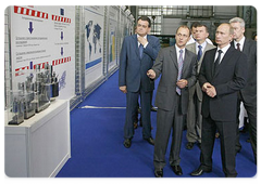 Vladimir Putin visited the machine-building plant «Elemach» in the town of Elektrostal|29 july, 2008|15:20