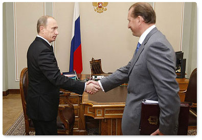 5 августа 2008 года В.В.Путин провел рабочую встречу с губернатором Самарской области В.В.Артяковым