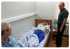 Prime Minister Vladimir Putin visited two Air Force pilots who were downed during the peace enforcement operation in Georgia, and who are now staying at hospitals in Moscow|23 august, 2008|18:30