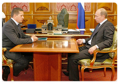 Prime Minister Vladimir Putin had a working meeting with Minister of Natural Resources and Ecology Yury Trutnev|27 august, 2008|14:45