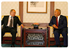 During his visit to the People's Republic of China Prime Minister Vladimir Putin had a meeting with President of Kazakhstan Nursultan Nazarbayev|8 august, 2008|23:30