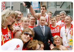 В.В. Путин встретился с российскими спортсменами в Олимпийской деревне в Пекине|9 августа, 2008|12:00