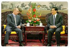Prime Minister Vladimir Putin met with Chinese President Hu Jintao|9 august, 2008|12:20