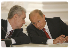 Vladimir Putin and Deputy Prime Minister Sergei Sobyanin at a meeting with Liberal Democratic Party of Russia (LDPR) Duma deputies|16 september, 2008|19:30