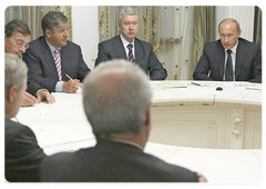 Prime Minister Vladimir Putin chaired a meeting with top executives of foreign companies|18 september, 2008|22:40