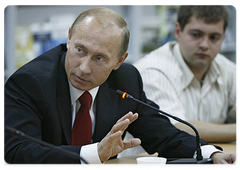 Prime Minister Vladimir Putin met with students and staff of Far Eastern State University|1 september, 2008|08:30