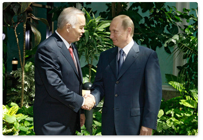 Prime Minister Vladimir Putin, on a working visit to Tashkent, had a talk with Uzbek President Islam Karimov