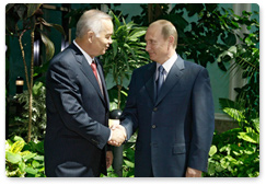 В ходе рабочего визита Владимира Путина в Ташкент состоялась его беседа с президентом Республики Узбекистан И.А.Каримовым