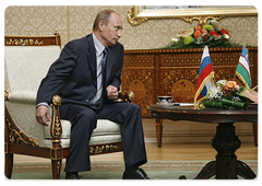 Prime Minister Vladimir Putin, on a working visit to Tashkent, had a talk with Uzbek President Islam Karimov|2 september, 2008|14:00