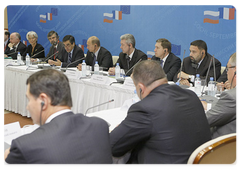 Prime Minister Vladimir Putin met with representatives of the Russian and French business communities in Sochi|20 september, 2008|15:00