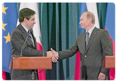 Vladimir Putin and Francois Fillon addressed reporters on the results of the 13th head-of-government meeting of the Russian-French cooperation commission|20 september, 2008|19:10