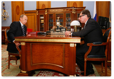 Russian Prime Minister Vladimir Putin met with Alfa Bank President Pyotr Aven