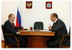 Prime Minister Vladimir Putin met with Samara Governor Vladimir Artyakov