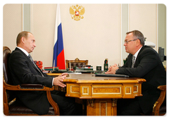 Prime Minister Vladimir Putin had a working meeting with VTB (Vneshtorgbank) President Andrei Kostin|26 september, 2008|18:26