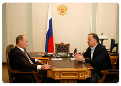 Prime Minister Vladimir Putin met with the coach of Zenit St Petersburg football club Dick Advocaat|27 september, 2008|15:22