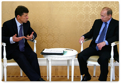 Prime Minister Vladimir Putin met with Regional Development Minister Dmitry Kozak