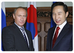 Prime Minister Vladimir Putin met with South Korean President Lee Myung-bak|29 september, 2008|19:30