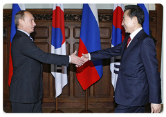 Prime Minister Vladimir Putin met with South Korean President Lee Myung-bak|29 september, 2008|19:30