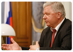 The chairman of the Federation of Independent Trade Unions, Mikhail Shmakov at a meeting with Prime Minister Vladimir Putin.|30 september, 2008|18:34