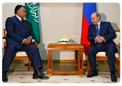 В.В.Путин во время рабочей поездки в Астрахань провел встречу с генеральным секретарем Совета национальной безопасности Саудовской Аравии принцем Аль-Саудом|4 сентября, 2008|19:00