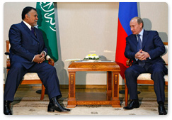 Prime Minister Vladimir Putin, who is on a working visit to Astrakhan, held a meeting with the Secretary General of the National Security Council of Saudi Arabia, Prince Bandar ben Abdel Aziz al-Saud