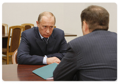 Prime Minister Vladimir Putin had a meeting with the head of the Russian Pension Fund, Anton Drozdov|8 september, 2008|15:40