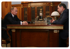 Vladimir Putin met with Kaluga Region Governor Anatoly Artamonov|13 january, 2009|18:00