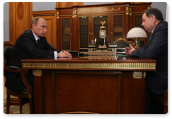 Vladimir Putin met with Kaluga Region Governor Anatoly Artamonov