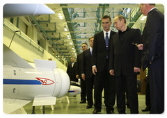 Prime Minister Vladimir Putin visited a plant of the Tactical Missile Weapons Corporation in the city of Korolev|15 january, 2009|17:00