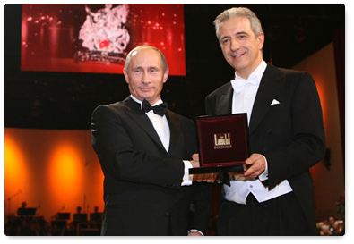 Vladimir Putin was awarded the Order of Saxon Gratitude during a ceremony at the State Opera