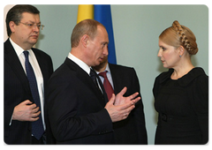 Vladimir Putin and his Ukrainian counterpart Yulia Tymoshenko went to the Kremlin to take part in the Moscow international conference on ensuring Russian gas supplies to European consumers|17 january, 2009|16:00