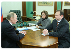 Prime Minister Vladimir Putin holding a meeting with Economic Development Minister Elvira Nabiullina and Norilsk Nickel (GMKN) CEO Vladimir Strzhalkovsky|21 january, 2009|16:00