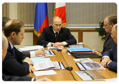 Председатель Правительства России В.В.Путин провел совещание на предприятии ОАО «Акрон»|26 января, 2009|13:00