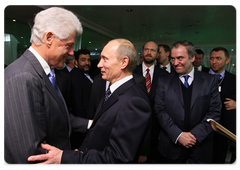 В рамках приема от имени Председателя Правительства России  в честь участников и гостей Всемирного экономического форума состоялась беседа В.В.Путина  с бывшим Президентом США Б.Клинтоном|28 января, 2009|23:45