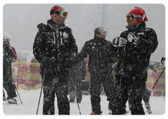 Prime Minister Vladimir Putin skied near the ski complex of the Polyana Hotel in Sochi|3 january, 2009|14:00